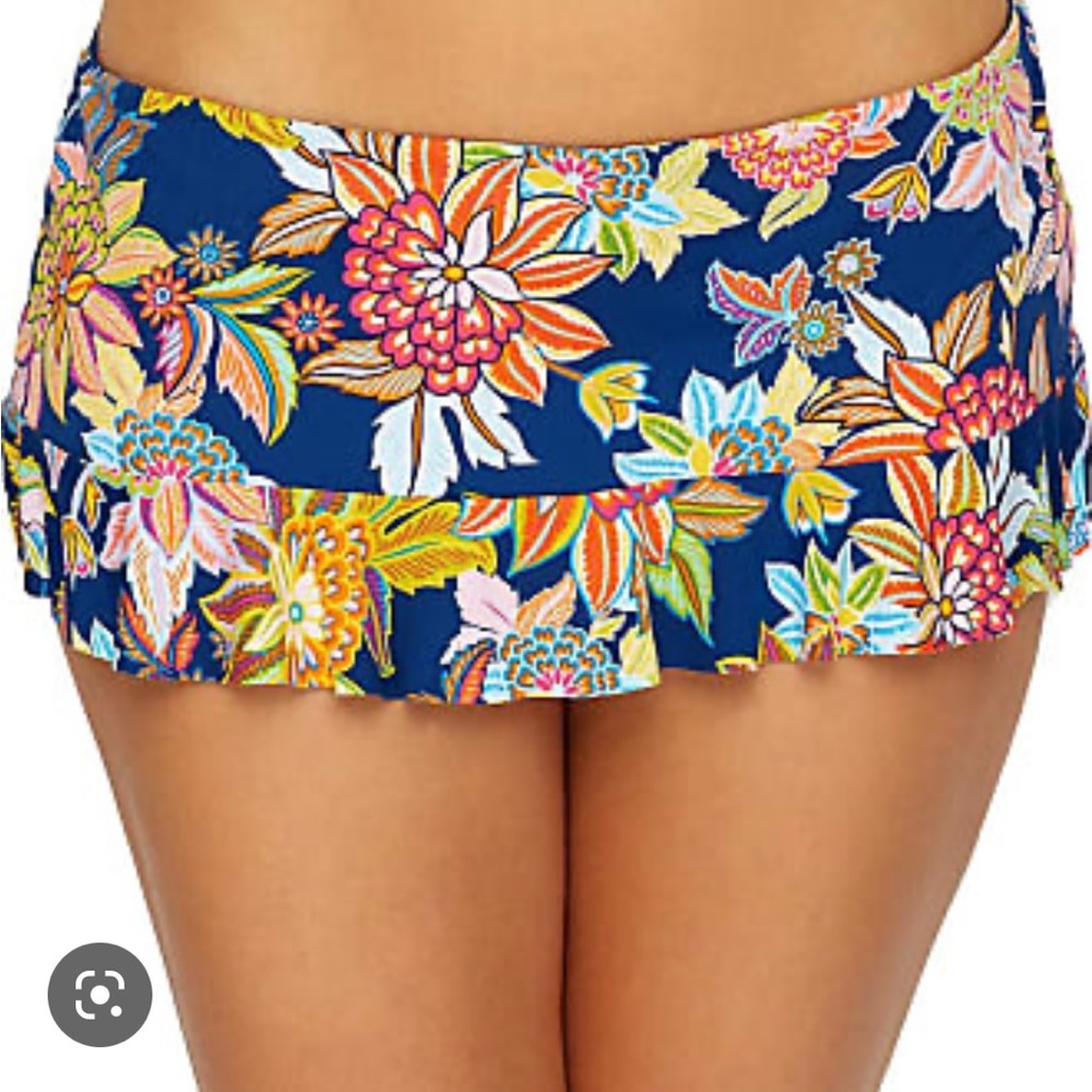 NWT- Bleu - Skirted Swim Bottom- Sz 8